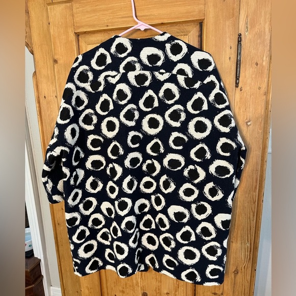 Helene London Overcoat. Very Unique & Stylish. High Fashion. Size Small Runs Big - Picture 9 of 11